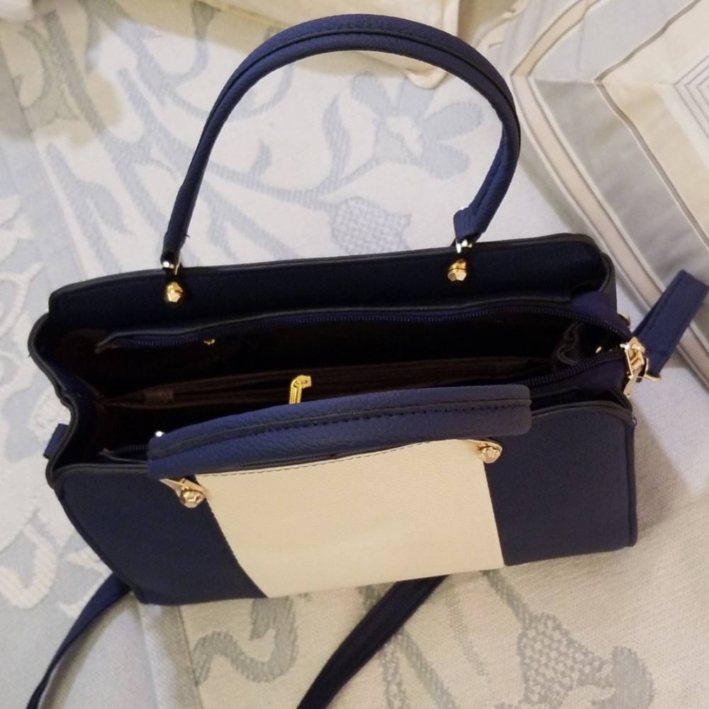 NEW Navy and Cream/White Crossbody Handbag